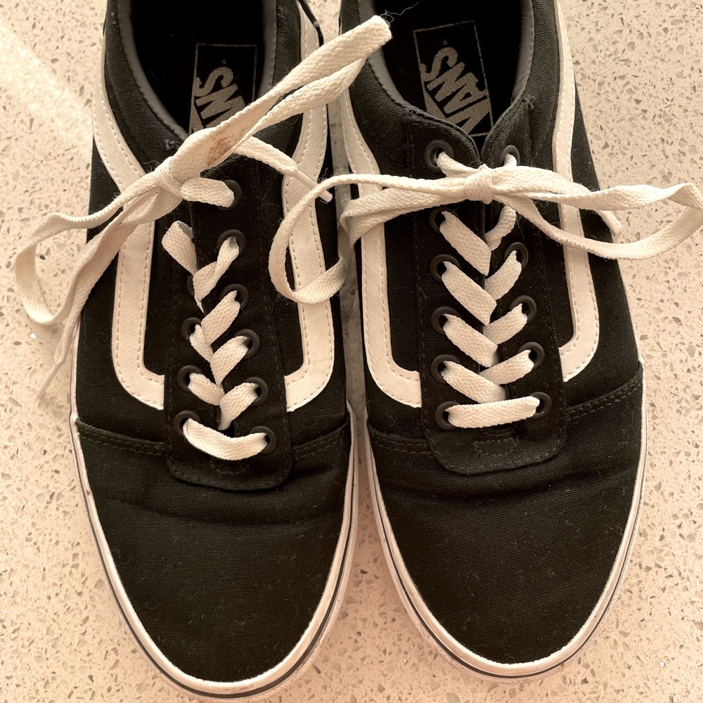 VANS SNEAKERS !!